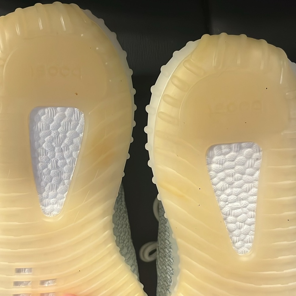 Mens Yeezy boost 350 V2 light blue - Picture 4 of 4